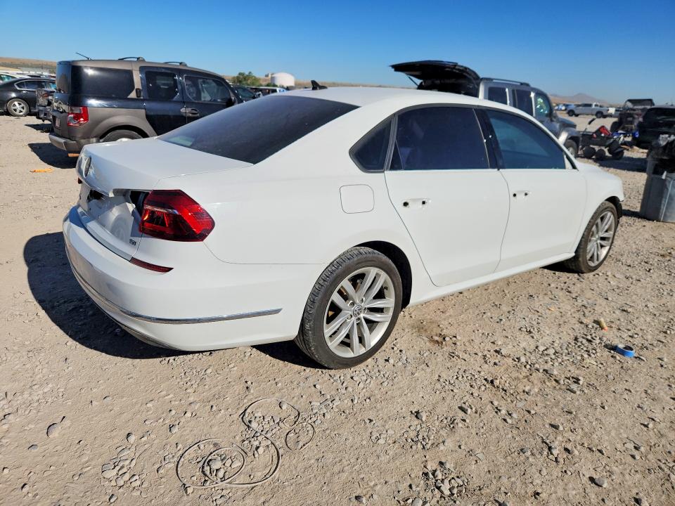 2019 Volkswagen Passat მანქანა იყიდება აუქციონზე, vin: 1VWLA7A33KC001900, აუქციონის ნომერი: 56943136