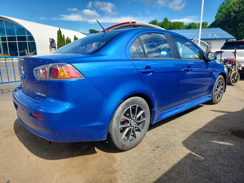 2015 Mitsubishi Lancer მანქანა იყიდება აუქციონზე, vin: JA32V2FW7FU025155, აუქციონის ნომერი: 57894636