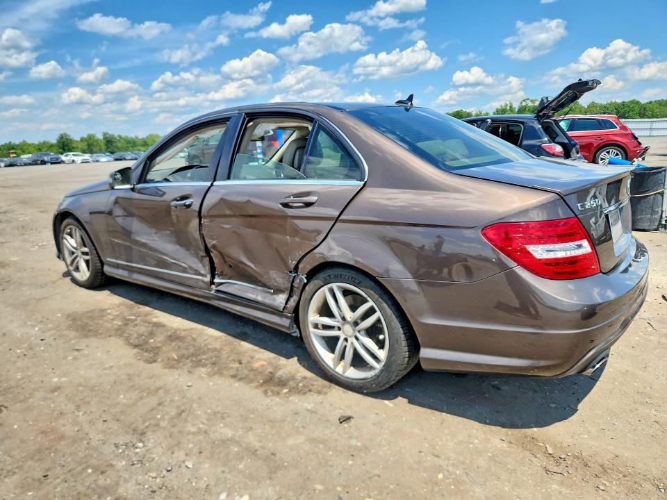 Продажа на аукционе авто 2013 Mercedes-benz C, vin: WDDGF4HB1DA828820, номер лота: 58978696