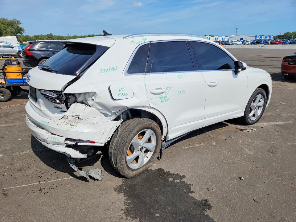 55896286 :رقم المزاد ، WA1AUCF39M1091596 vin ، 2021 Audi Q3 مزاد بيع
