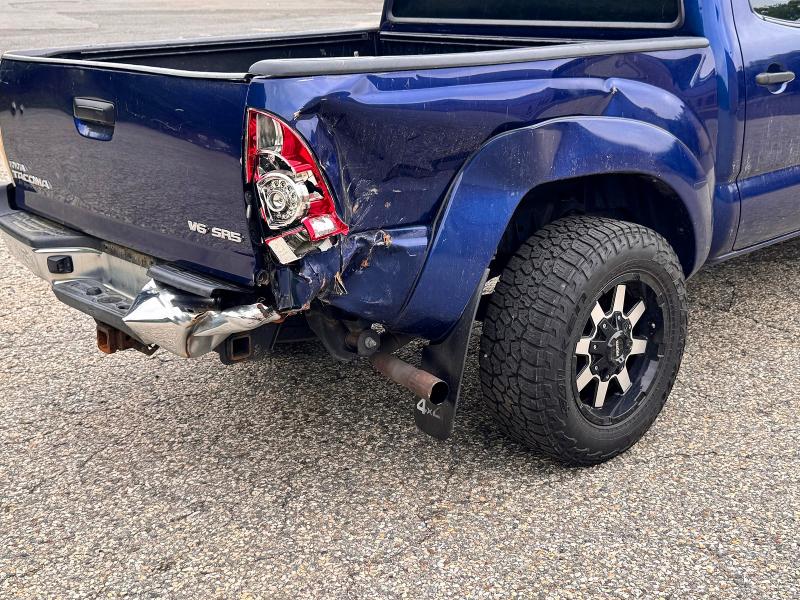 2015 Toyota Tacoma მანქანა იყიდება აუქციონზე, vin: 3TMLU4EN6FM200996, აუქციონის ნომერი: 57740376