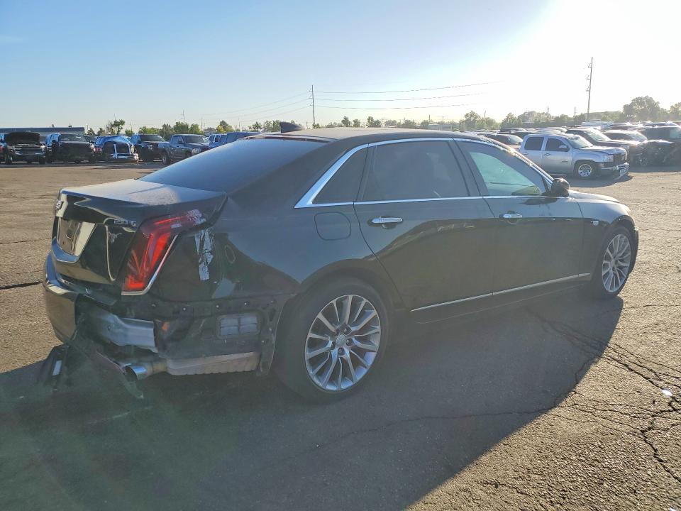 56128176 :رقم المزاد ، 1G6KC5RX8JU103595 vin ، 2018 Cadillac Ct6 مزاد بيع