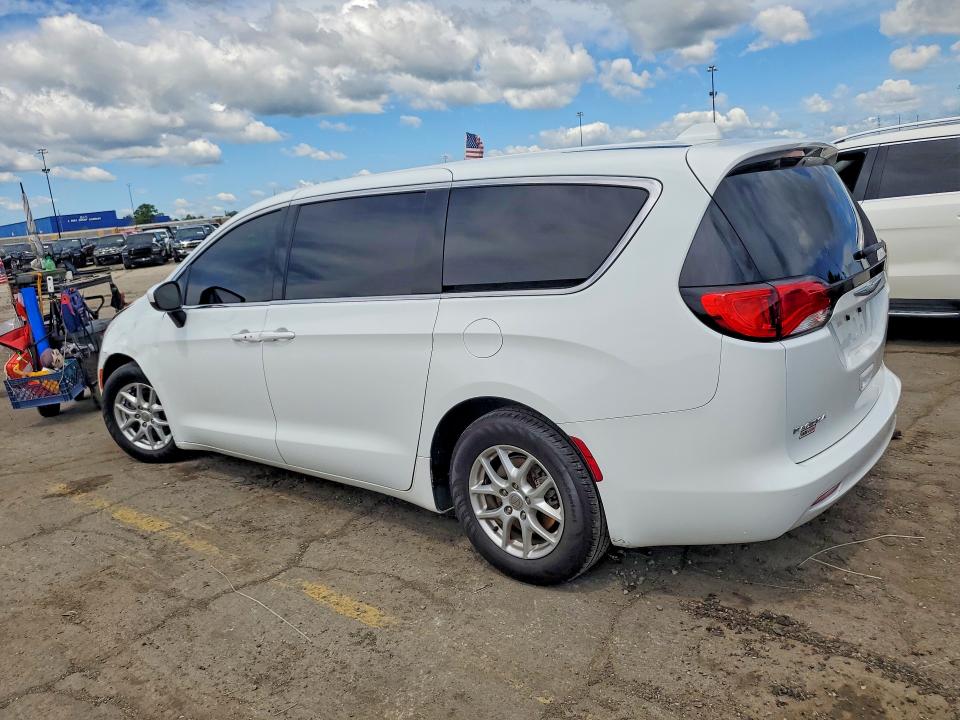 57237546 :رقم المزاد ، 2C4RC1CG6HR708722 vin ، 2017 Chrysler Pacifica مزاد بيع