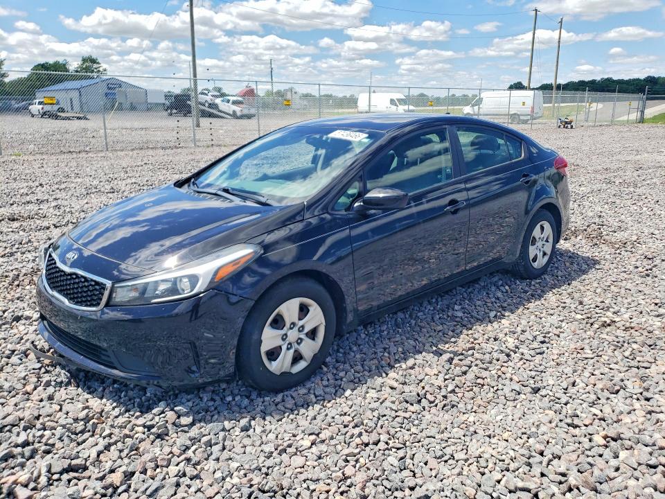57438466 :رقم المزاد ، 3KPFK4A77JE275784 vin ، 2018 Kia Forte مزاد بيع