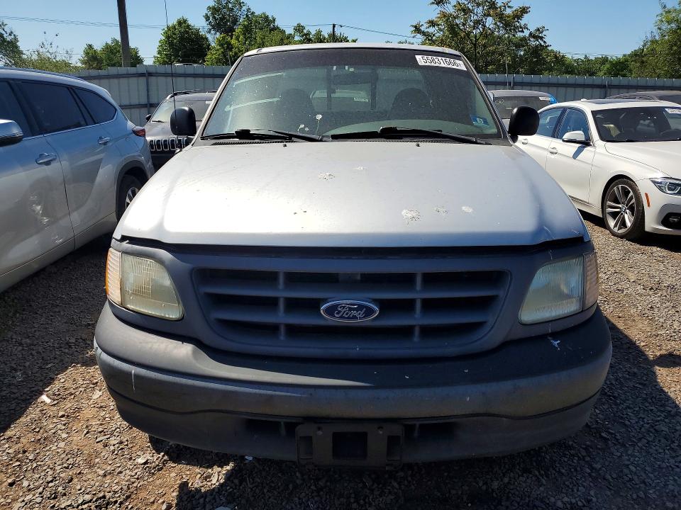 55831666 :رقم المزاد ، 1FTRX17242NB29395 vin ، 2002 Ford F-150 مزاد بيع