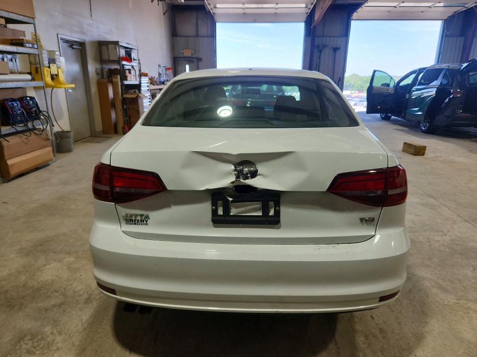 2017 Volkswagen Jetta მანქანა იყიდება აუქციონზე, vin: 3VW2B7AJ4HM300858, აუქციონის ნომერი: 58367026
