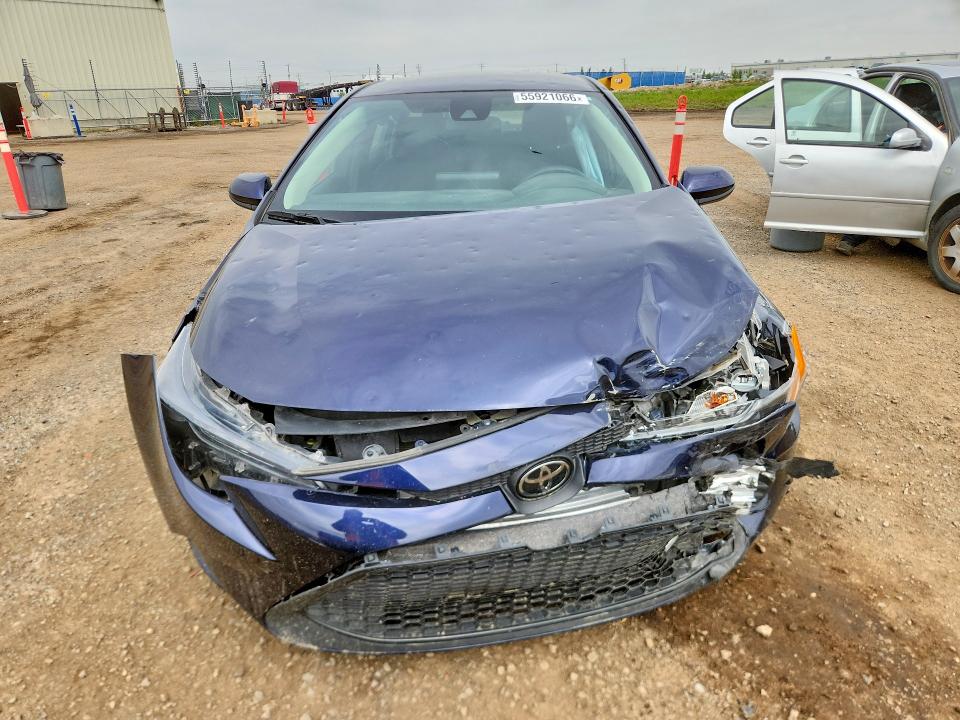 55921066 :رقم المزاد ، 5YFBPMBE9NP327305 vin ، 2022 Toyota Corolla مزاد بيع