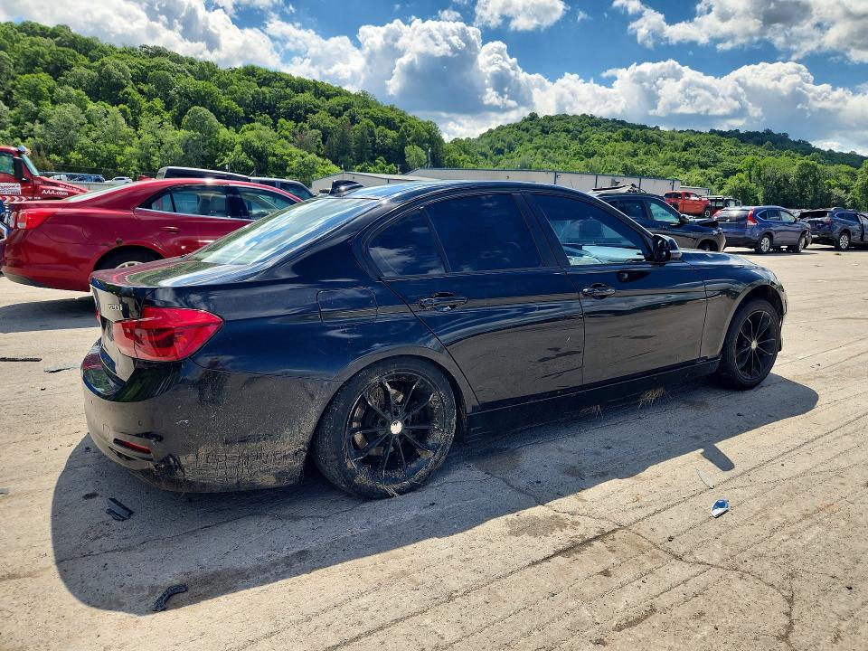 2017 Bmw 320 მანქანა იყიდება აუქციონზე, vin: WBA8E5G38HNU42666, აუქციონის ნომერი: 57640986