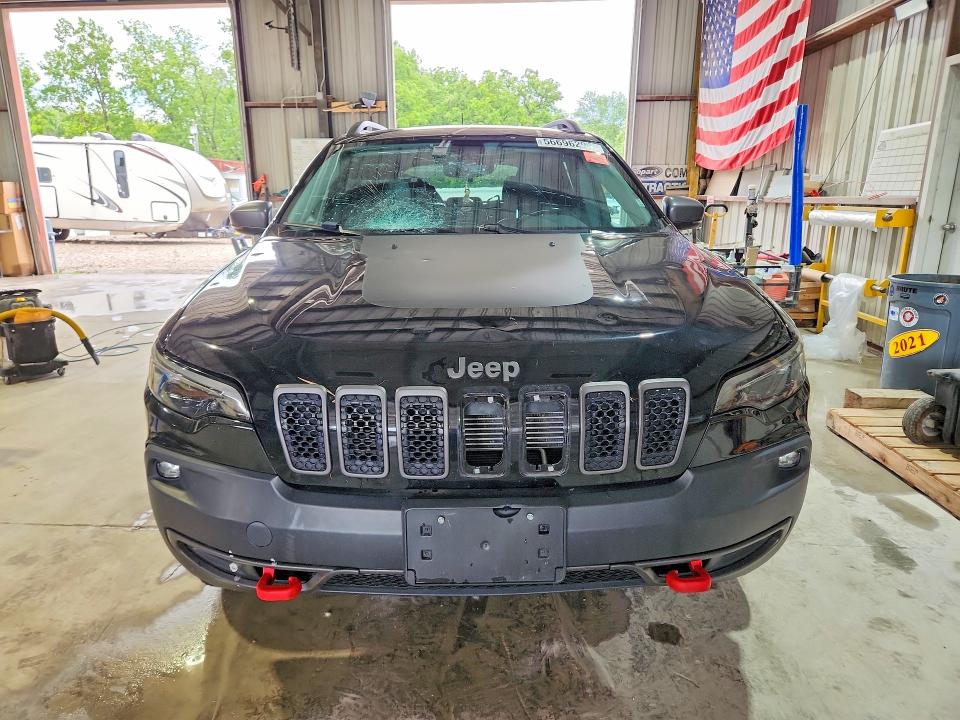 56696296 :رقم المزاد ، 1C4PJMBXXKD137293 vin ، 2019 Jeep Cherokee مزاد بيع