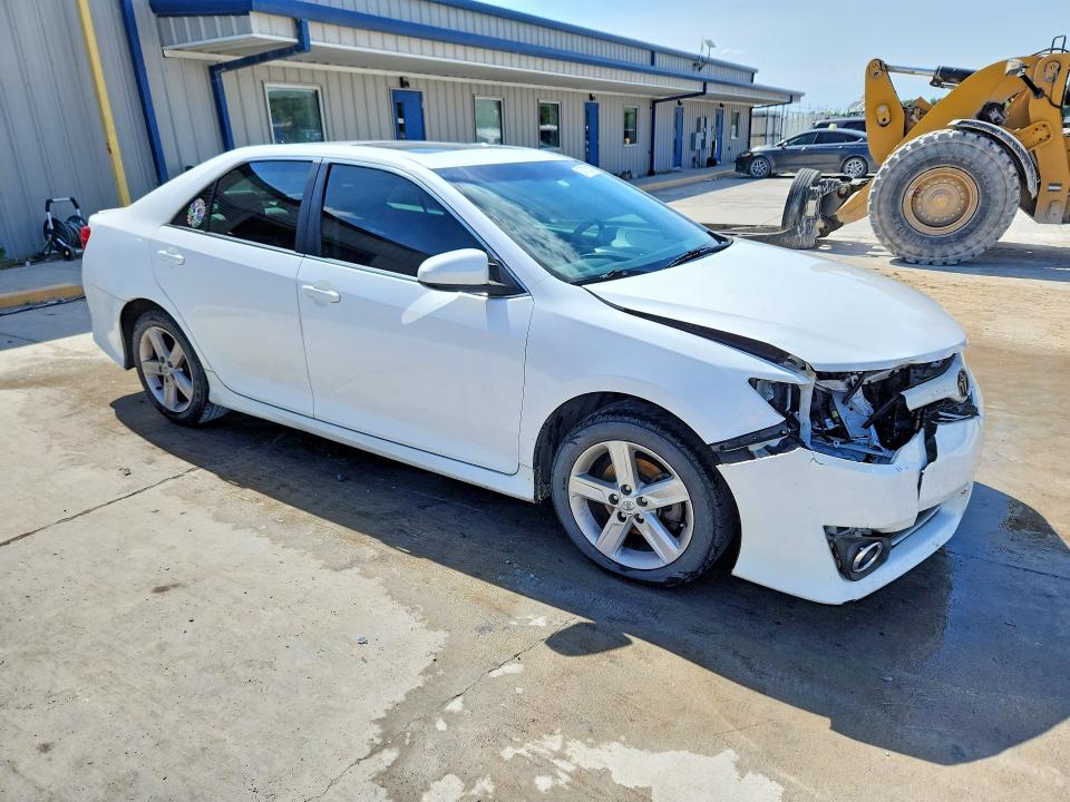 57723826 :رقم المزاد ، 4T1BF1FK3DU278486 vin ، 2013 Toyota Camry مزاد بيع