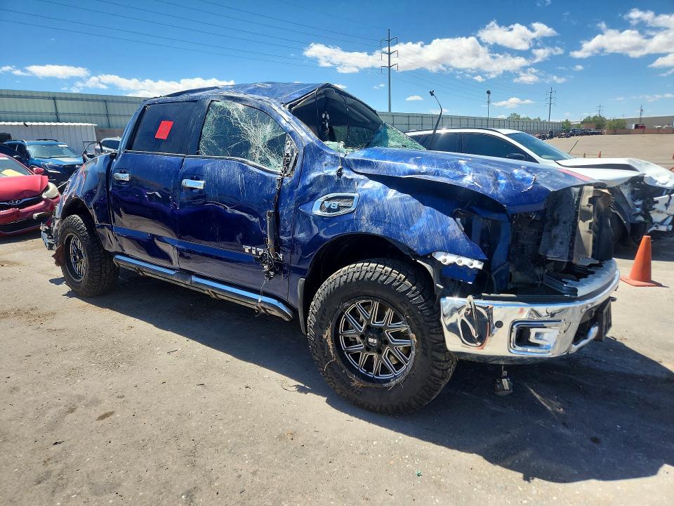 59093786 :رقم المزاد ، 1N6AA1E52HN505805 vin ، 2017 Nissan Titan مزاد بيع