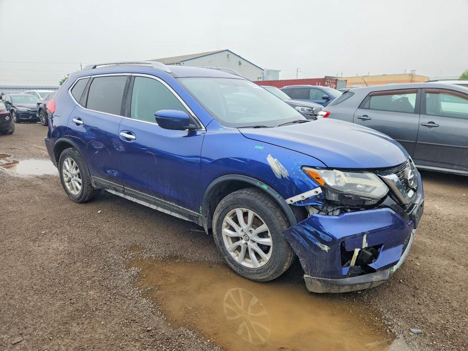 2017 Nissan Rogue მანქანა იყიდება აუქციონზე, vin: 5N1AT2MV1HC751935, აუქციონის ნომერი: 56473286