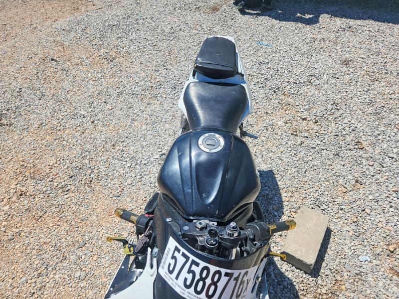 57588716 :رقم المزاد ، JYARJ06Y75A005095 vin ، 2005 Yamaha Yzfr6 مزاد بيع