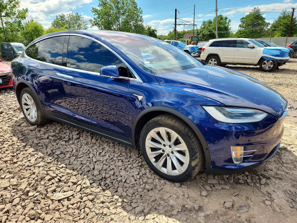 Продаж на аукціоні авто 2017 Tesla Model X, vin: 5YJXCBE20HF057677, номер лоту: 58058466