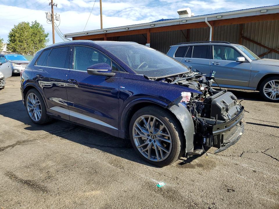 2025 Audi Q4 E-tron მანქანა იყიდება აუქციონზე, vin: WA1LUBFZ8SP043833, აუქციონის ნომერი: 56331916