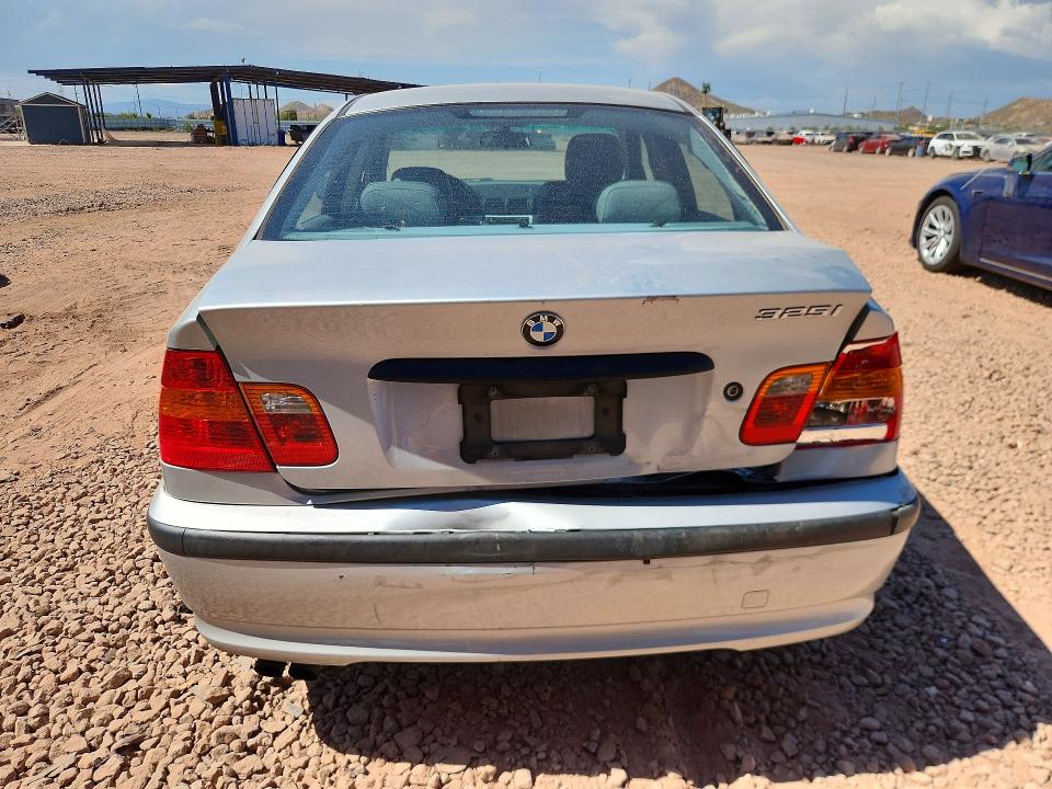 57026226 :رقم المزاد ، WBAEV33472PD00183 vin ، 2002 Bmw 325 مزاد بيع