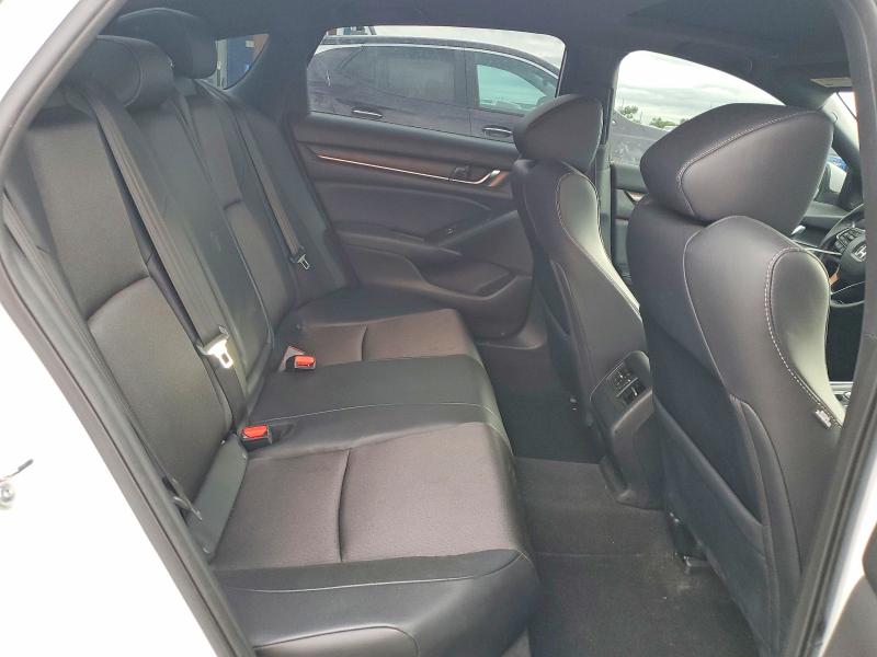 56273096 :رقم المزاد ، 1HGCV2F39JA050906 vin ، 2018 Honda Accord مزاد بيع