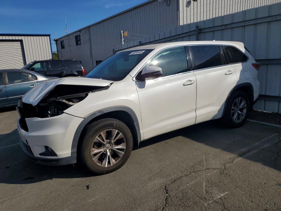 2015 Toyota Highlander მანქანა იყიდება აუქციონზე, vin: 5TDBKRFH6FS138121, აუქციონის ნომერი: 85976195