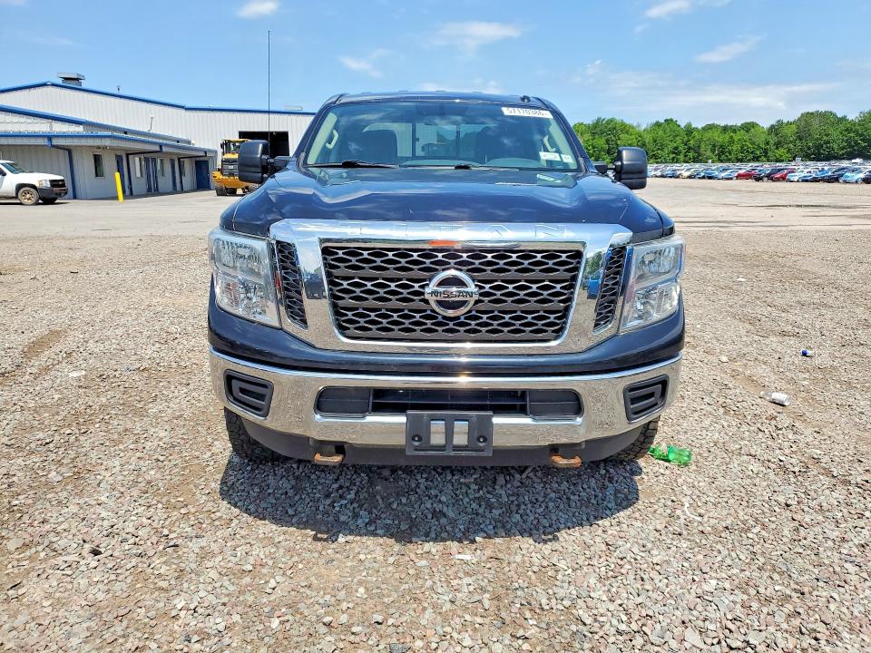 57170386 :رقم المزاد ، 1N6BA1F35HN575249 vin ، 2017 Nissan Titan Xd مزاد بيع