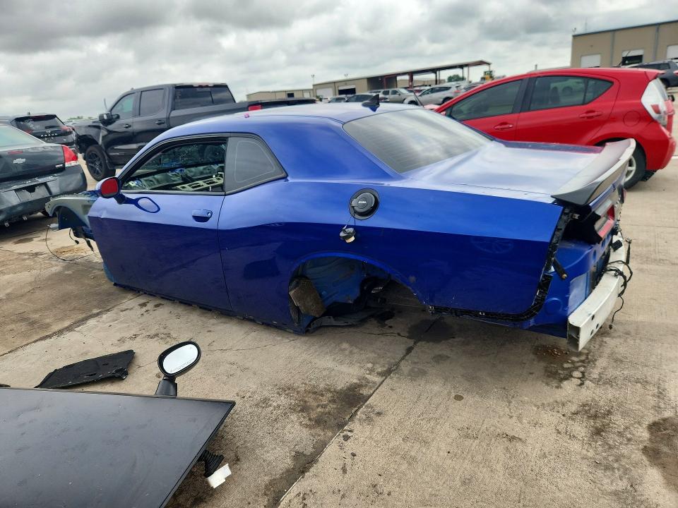 56361796 :رقم المزاد ، 2C3CDZFJXJH219071 vin ، 2018 Dodge Challenger مزاد بيع