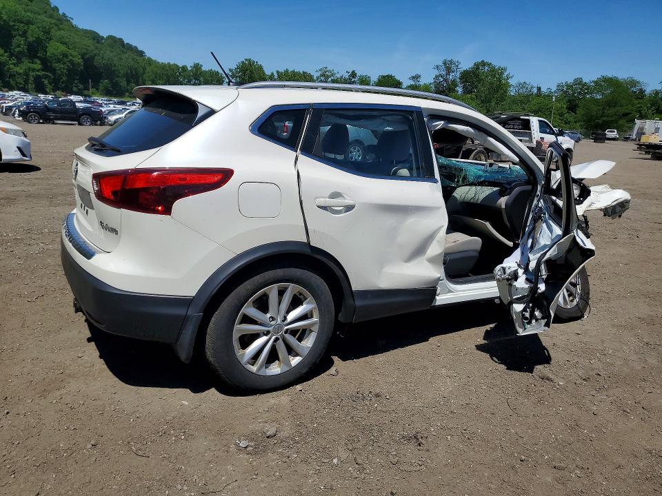 56901646 :رقم المزاد ، JN1BJ1CR7JW202423 vin ، 2018 Nissan Rogue Sport مزاد بيع