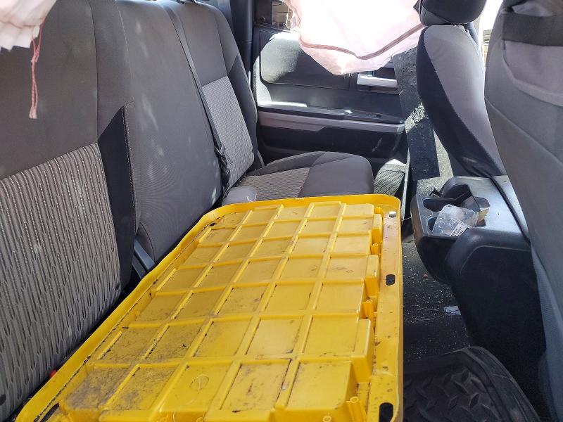 57913196 :رقم المزاد ، 5TFUW5F17FX438379 vin ، 2015 Toyota Tundra مزاد بيع