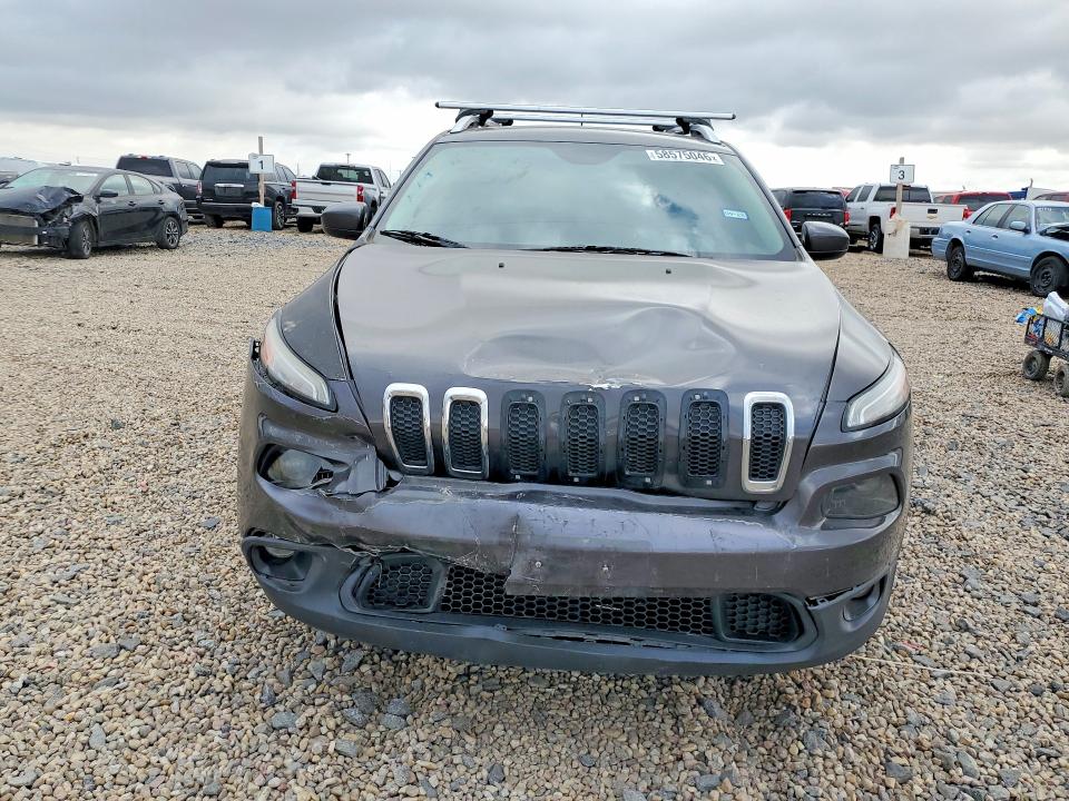 58575046 :رقم المزاد ، 1C4PJMCBXFW739138 vin ، 2015 Jeep Cherokee مزاد بيع