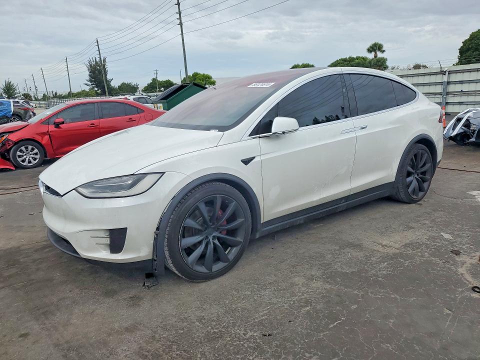 Продаж на аукціоні авто 2017 Tesla Model X, vin: 5YJXCBE29HF039274, номер лоту: 56124616