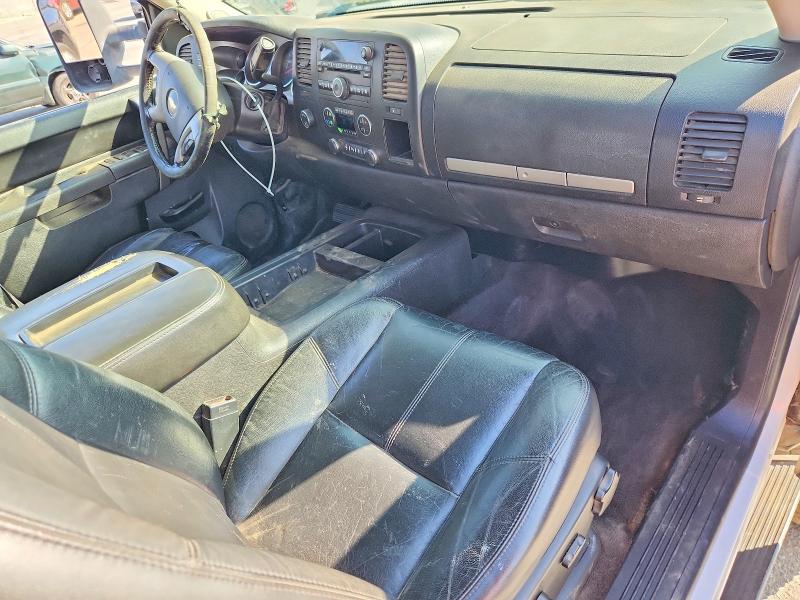 58629906 :رقم المزاد ، 1GC2KXC84BZ437558 vin ، 2011 Chev Silverado مزاد بيع