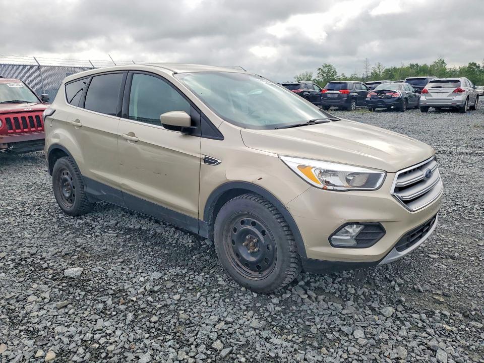 57818076 :رقم المزاد ، 1FMCU9G94HUB10558 vin ، 2017 Ford Escape مزاد بيع
