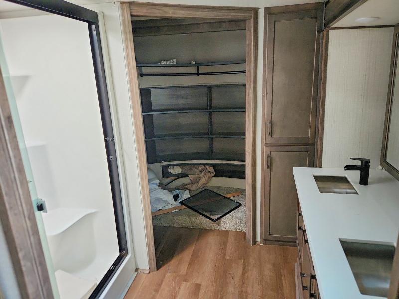 Продажа на аукционе авто 2021 Grand Design Solitude, vin: 573FS4323MAA02328, номер лота: 52555236