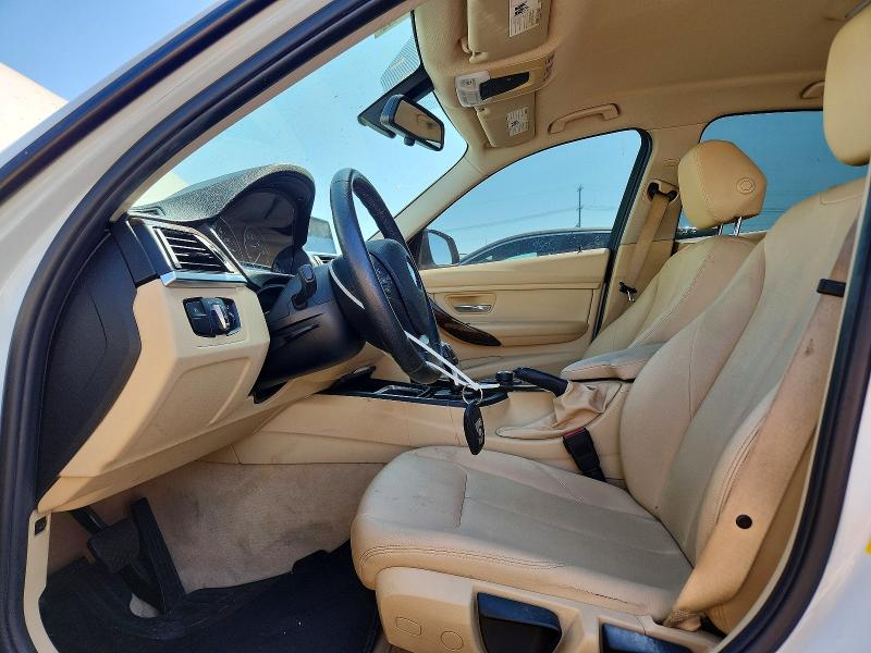 55646206 :رقم المزاد ، WBA3B1G55FNT03735 vin ، 2015 Bmw 320 مزاد بيع