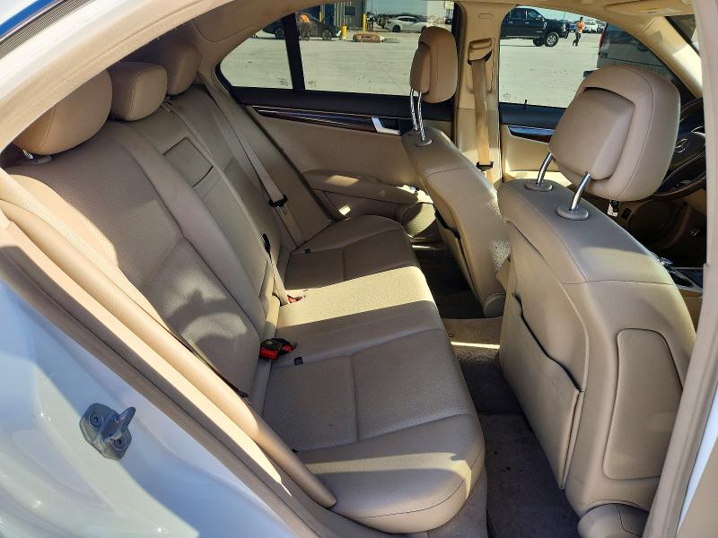 Продажа на аукционе авто 2013 Mercedes-benz C, vin: WDDGF4HB1DR285504, номер лота: 55754296