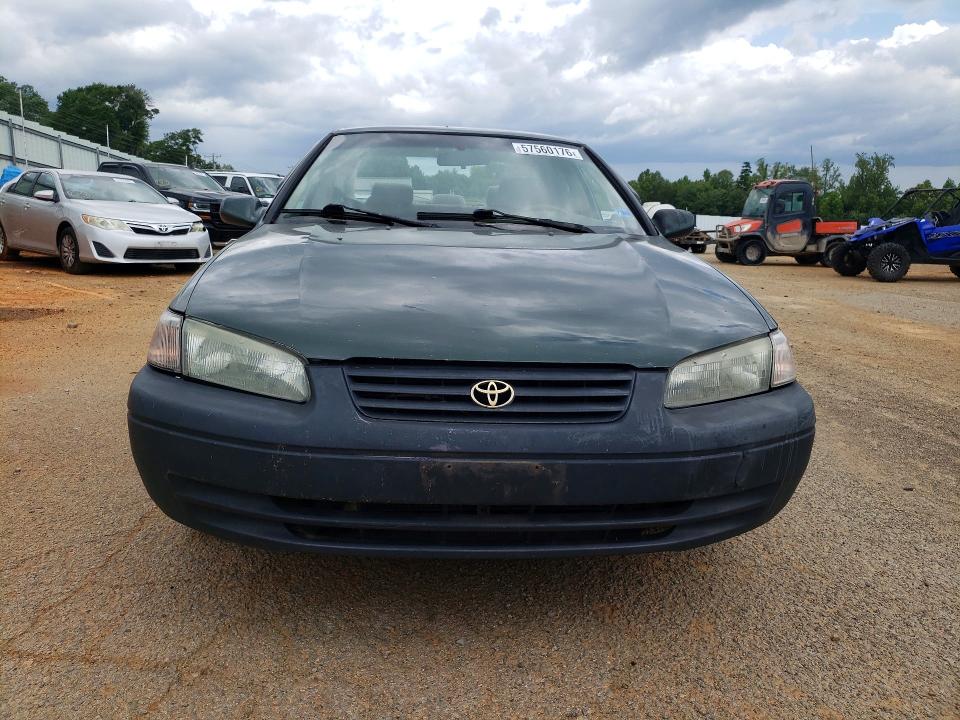 57560176 :رقم المزاد ، 4T1BG22K5XU582044 vin ، 1999 Toyota Camry مزاد بيع