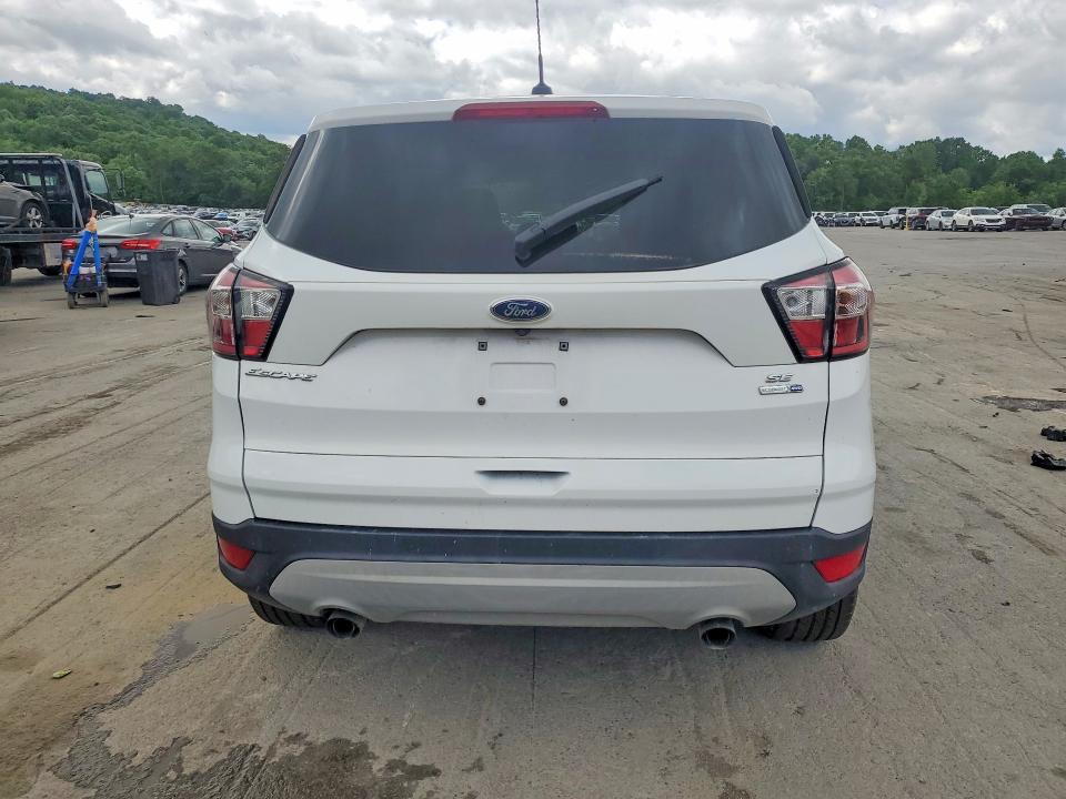 56712676 :رقم المزاد ، 1FMCU9GD2HUD35744 vin ، 2017 Ford Escape مزاد بيع
