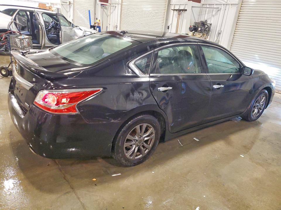 2015 Nissan Altima მანქანა იყიდება აუქციონზე, vin: 1N4AL3AP6FC572647, აუქციონის ნომერი: 58717866