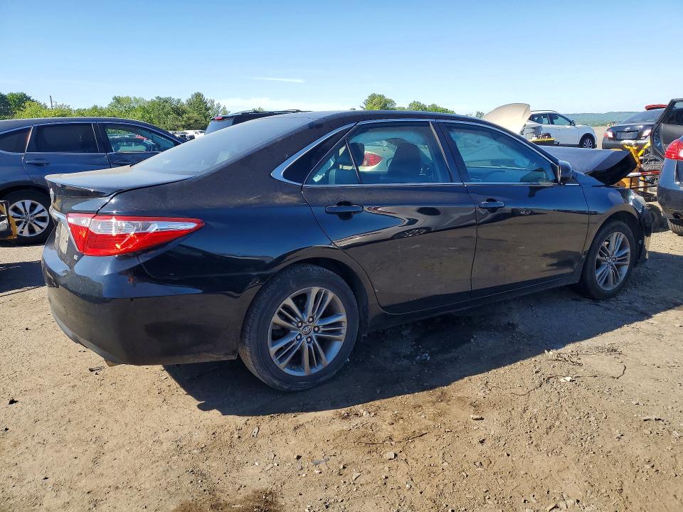 55898086 :رقم المزاد ، 4T1BF1FKXHU677644 vin ، 2017 Toyota Camry مزاد بيع