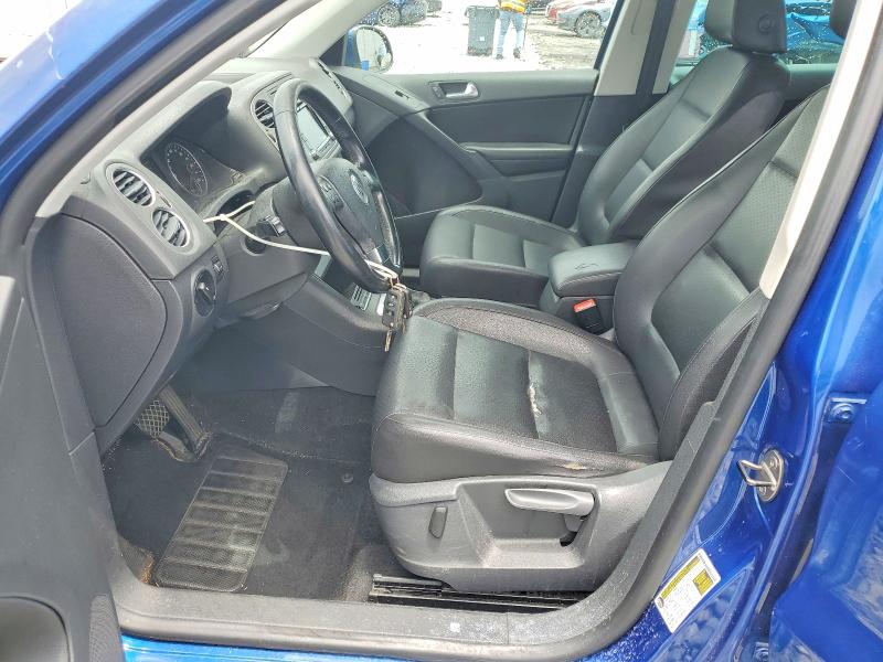 55627806 :رقم المزاد ، WVGAV7AX7AW002123 vin ، 2010 Volkswagen Tiguan مزاد بيع