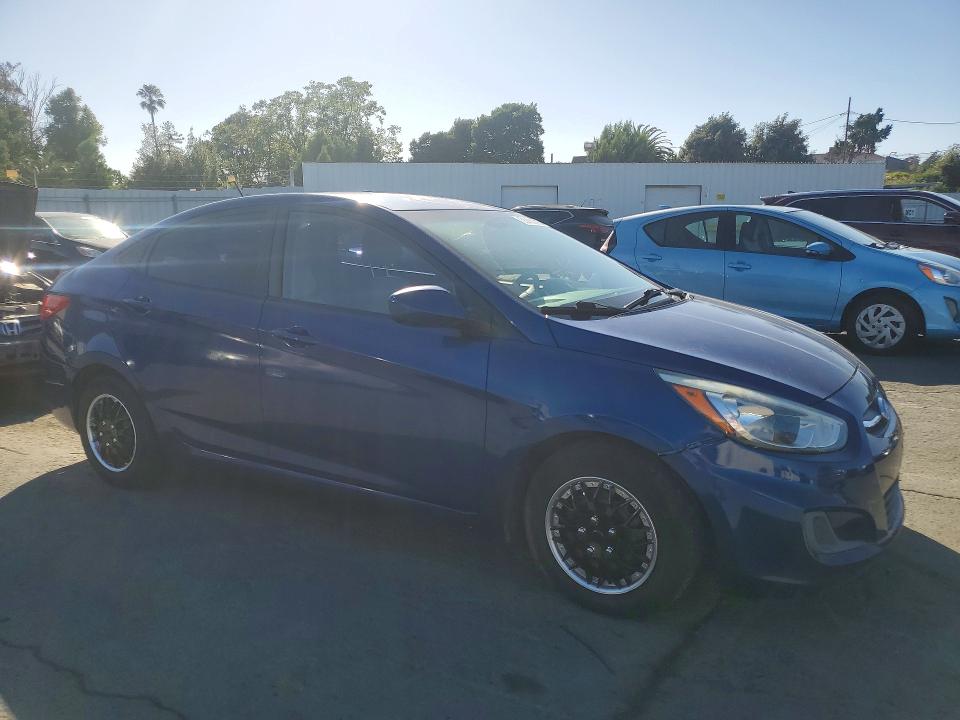 2015 Hyundai Accent მანქანა იყიდება აუქციონზე, vin: KMHCT4AE4FU819869, აუქციონის ნომერი: 55455326