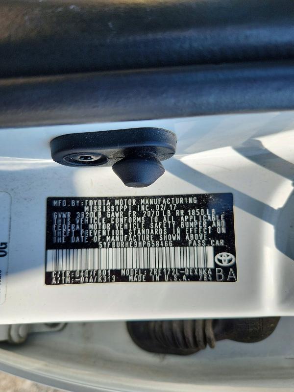 Продаж на аукціоні авто 2017 Toyota Corolla, vin: 5YFBURHE9HP658466, номер лоту: 58631426