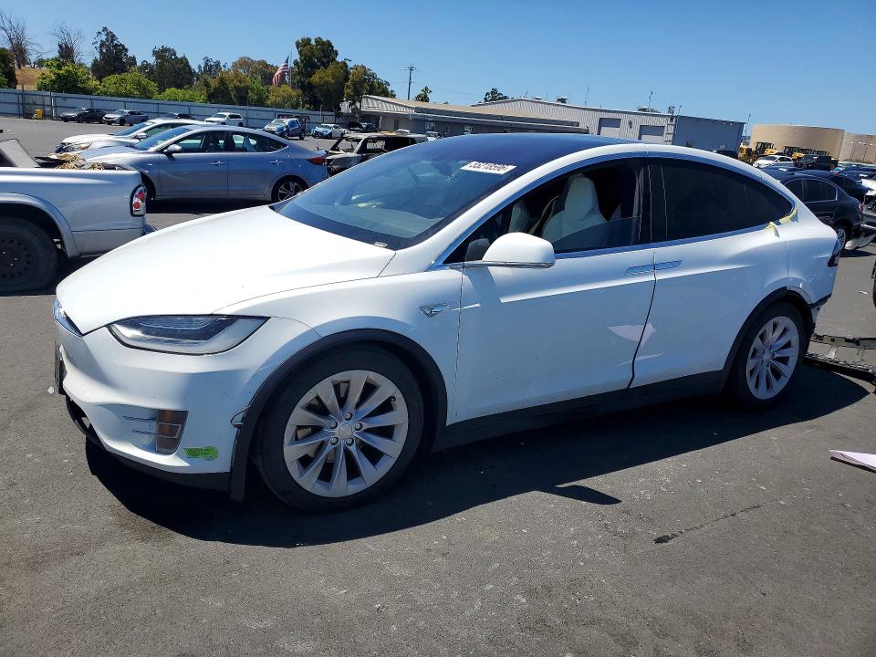 2016 Tesla Model X მანქანა იყიდება აუქციონზე, vin: 5YJXCAE23GF003279, აუქციონის ნომერი: 55218596