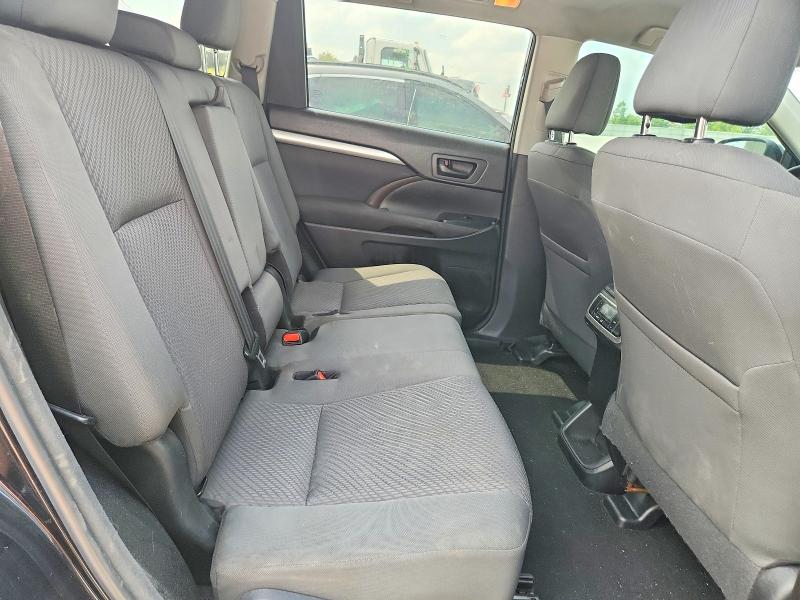 59056766 :رقم المزاد ، 5TDBZRFH5JS845750 vin ، 2018 Toyota Highlander مزاد بيع