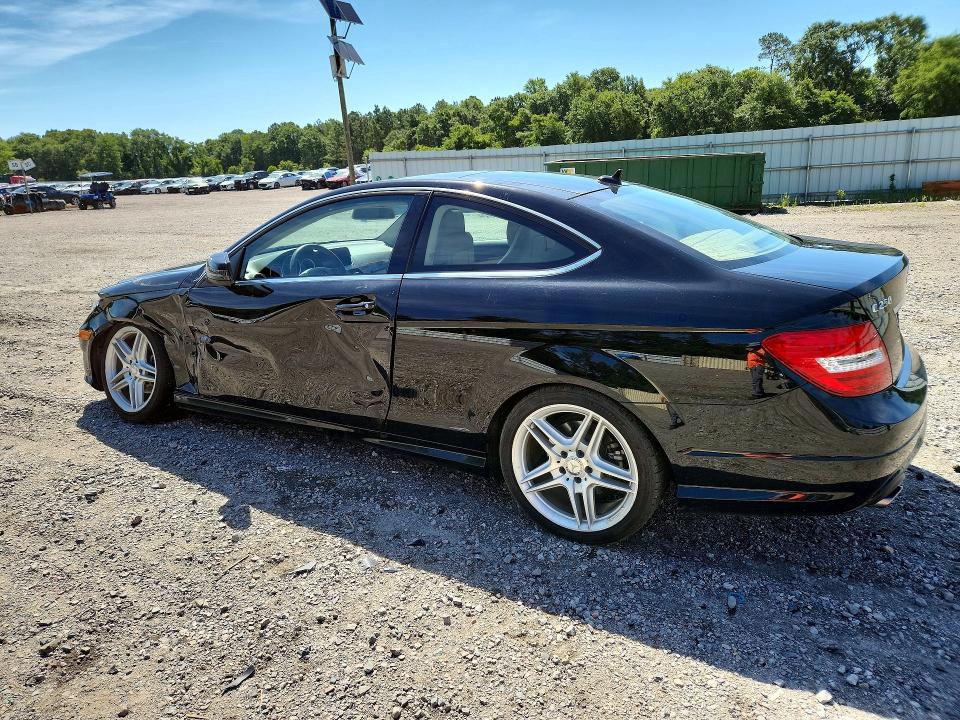 2015 Mercedes-benz C მანქანა იყიდება აუქციონზე, vin: WDDGJ4HB3FG431561, აუქციონის ნომერი: 57384616