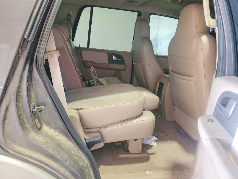 Продажа на аукционе авто 2005 Ford Expedition, vin: 1FMPU185X5LB00083, номер лота: 57780316