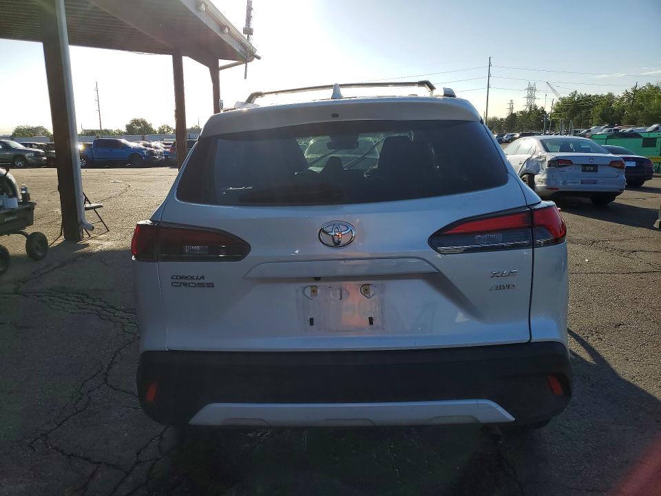 Продажа на аукционе авто 2023 Toyota Corolla Cross, vin: 7MUDAABGXPV061867, номер лота: 55617196