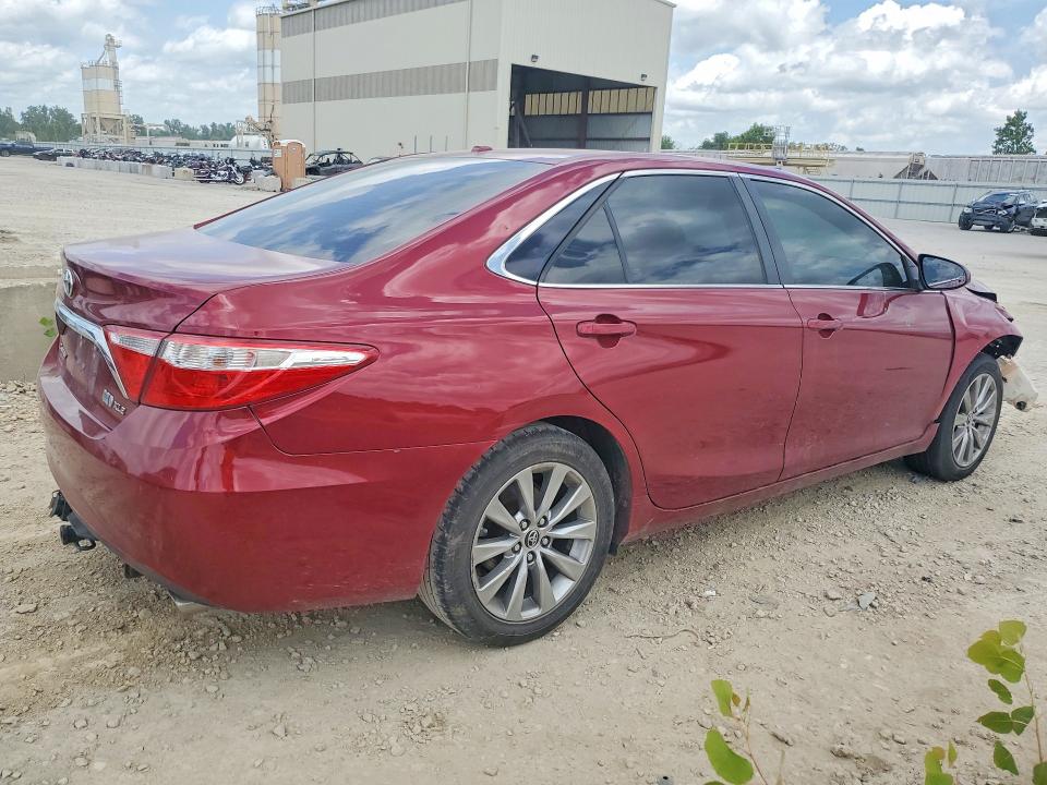 2015 Toyota Camry Hybrid მანქანა იყიდება აუქციონზე, vin: 4T1BD1FK3FU156560, აუქციონის ნომერი: 57083526