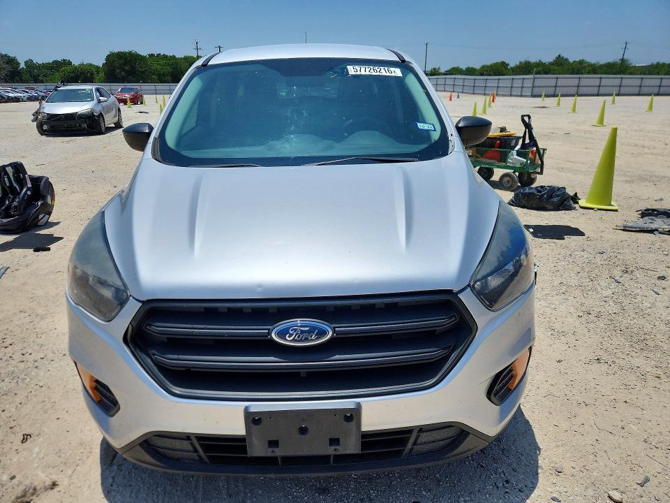 2018 Ford Escape მანქანა იყიდება აუქციონზე, vin: 1FMCU0F77JUB83179, აუქციონის ნომერი: 57726216