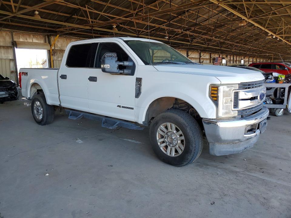 57970556 :رقم المزاد ، 1FT7W2BT0JEB97403 vin ، 2018 Ford F250 مزاد بيع