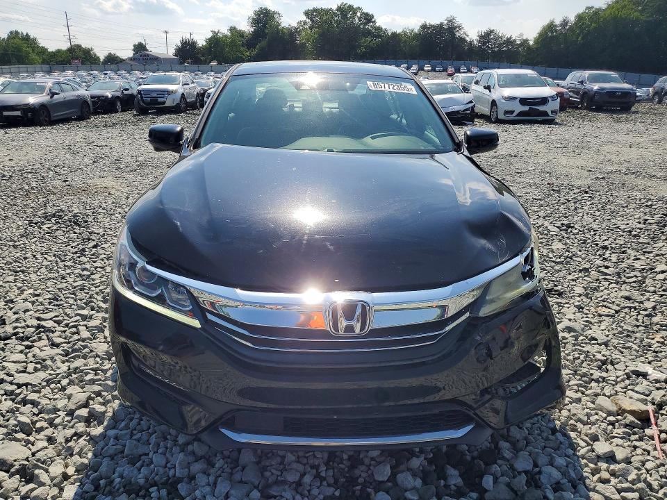 Продажа на аукционе авто 2017 Honda Accord, vin: 1HGCR2F95HA100915, номер лота: 85772355