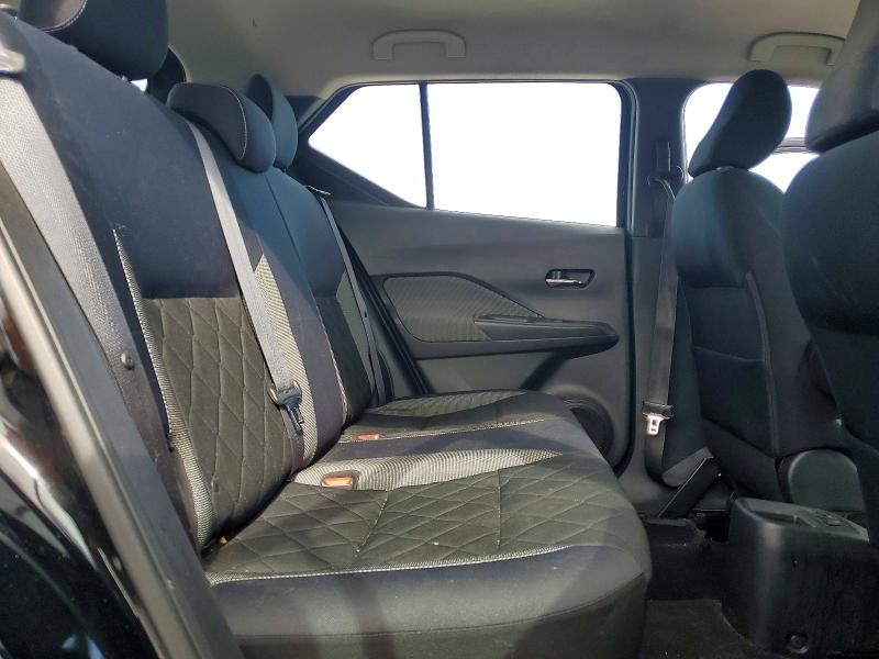 57664396 :رقم المزاد ، 3N1CP5CU1JL533230 vin ، 2018 Nissan Kicks مزاد بيع